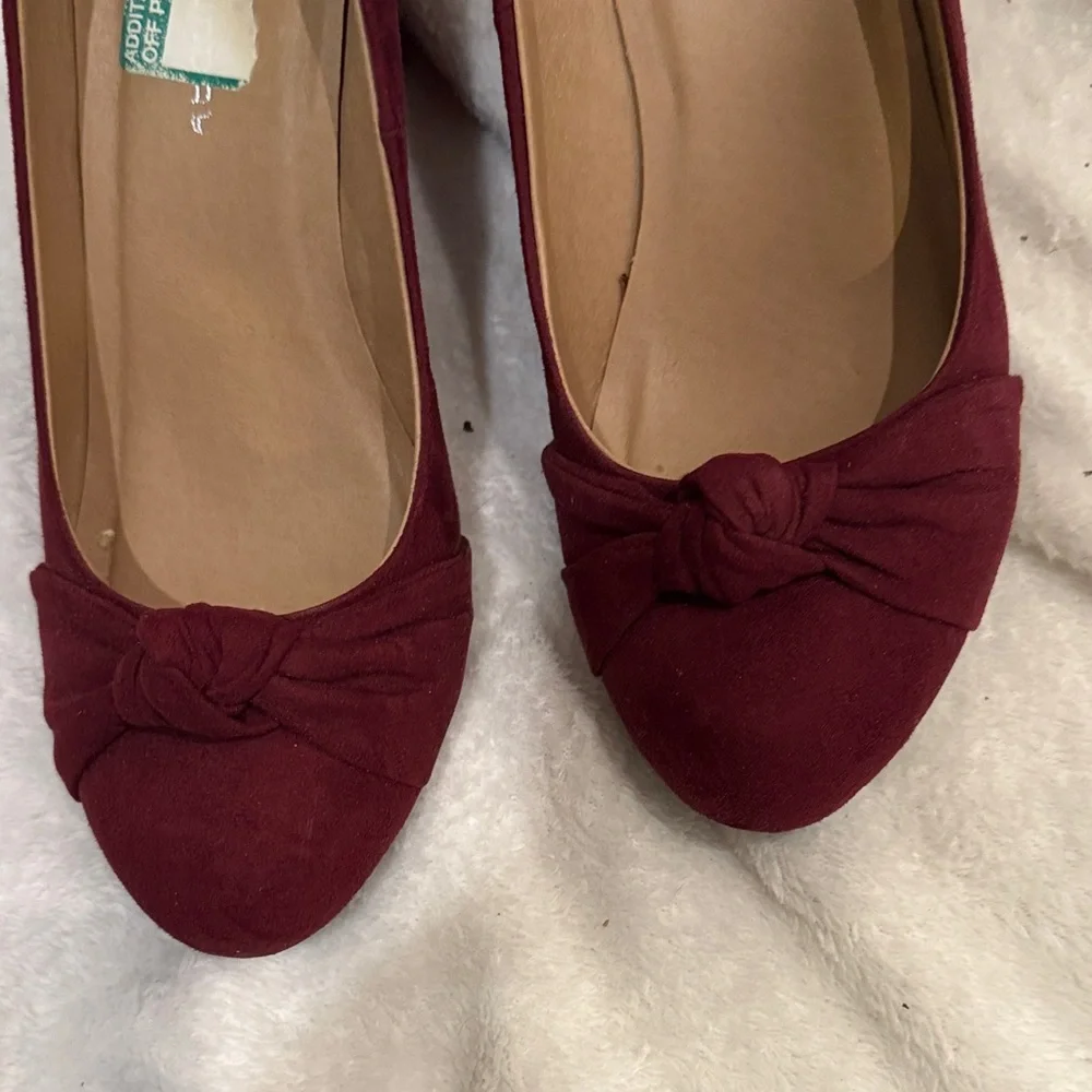 CL by Laundry Burgundy Knotted Suede Wedge Flats